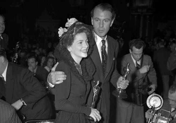 Photo of Oscar winners at the 1941 Academy Awards.